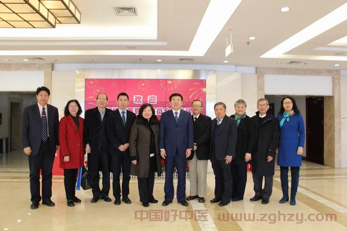 于文明会见新加坡中医管理委员会代表团