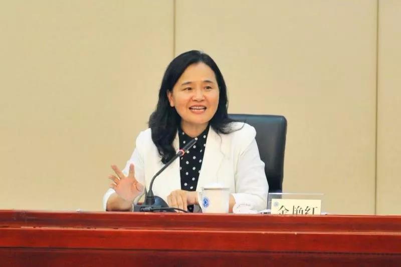 余艳红作主题教育专题党课强调：守初心担使命找差距抓落实，努力开创中医药工作新局面