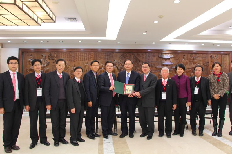王国强会见香港中药业协会代表团