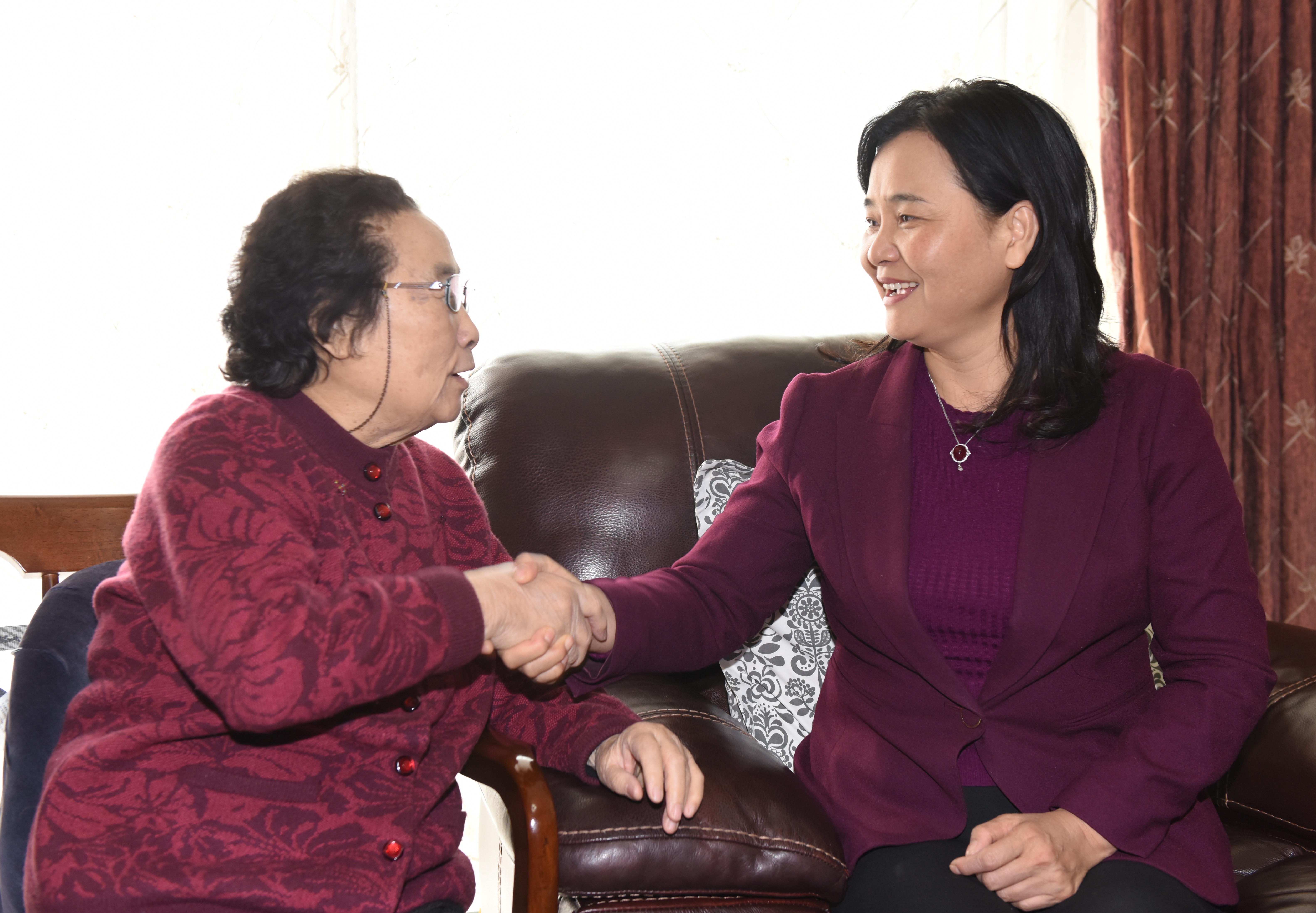 国家中医药管理局领导班子 走访慰问老干部老专家