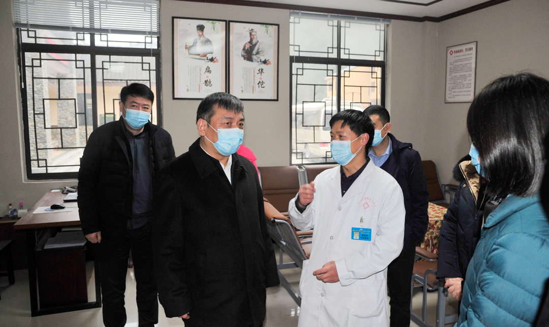 闫树江一行赴重庆石柱县调研中医药工作