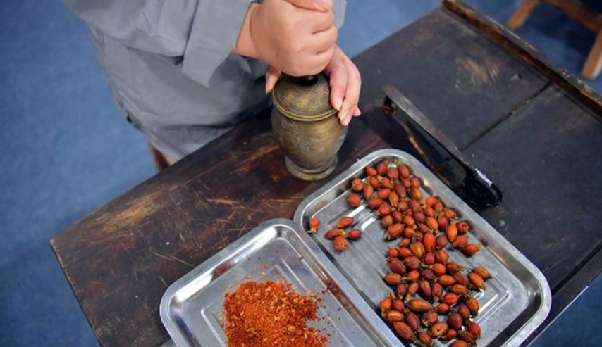 中药炮制作为中医药重要环节，正迎来向科学化标准化现代化转型关键时期